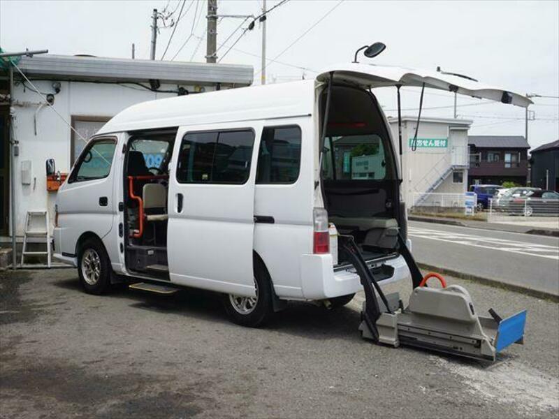 NISSAN CARAVAN BUS