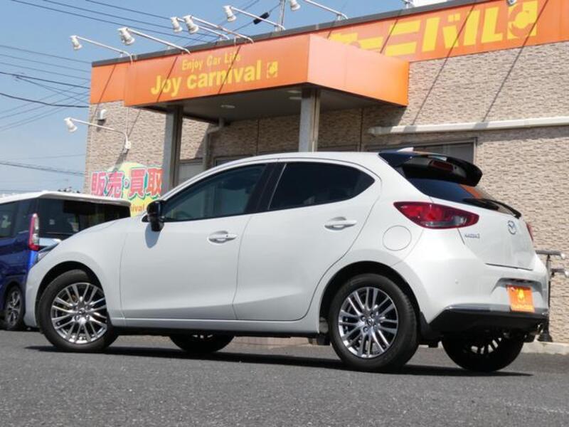 MAZDA2