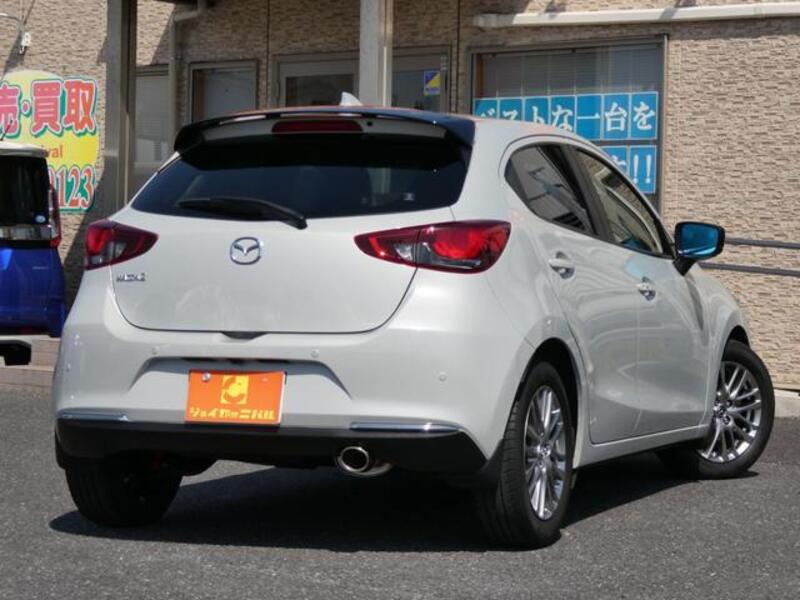 MAZDA2