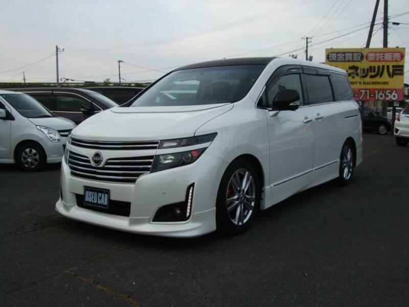 NISSAN ELGRAND