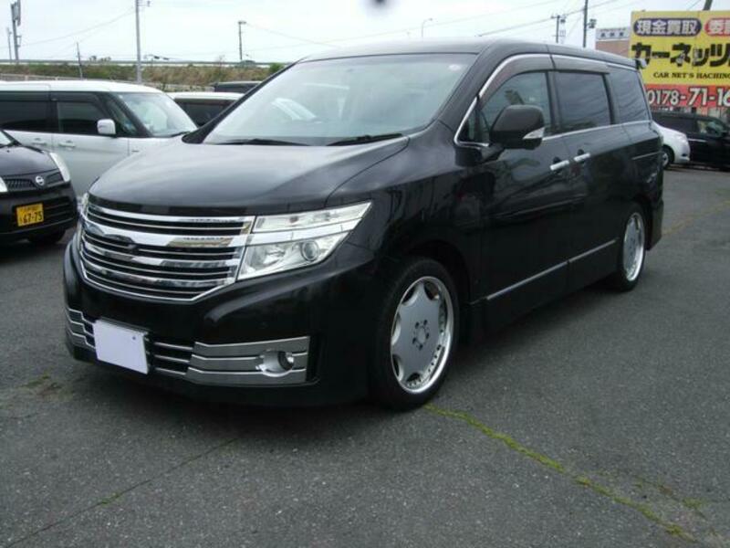 NISSAN ELGRAND