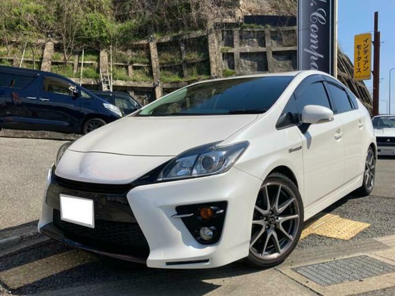 TOYOTA PRIUS