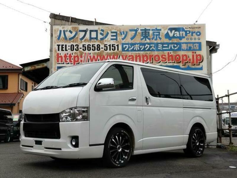 TOYOTA HIACE VAN