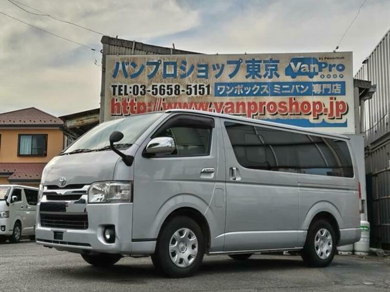 TOYOTA HIACE VAN