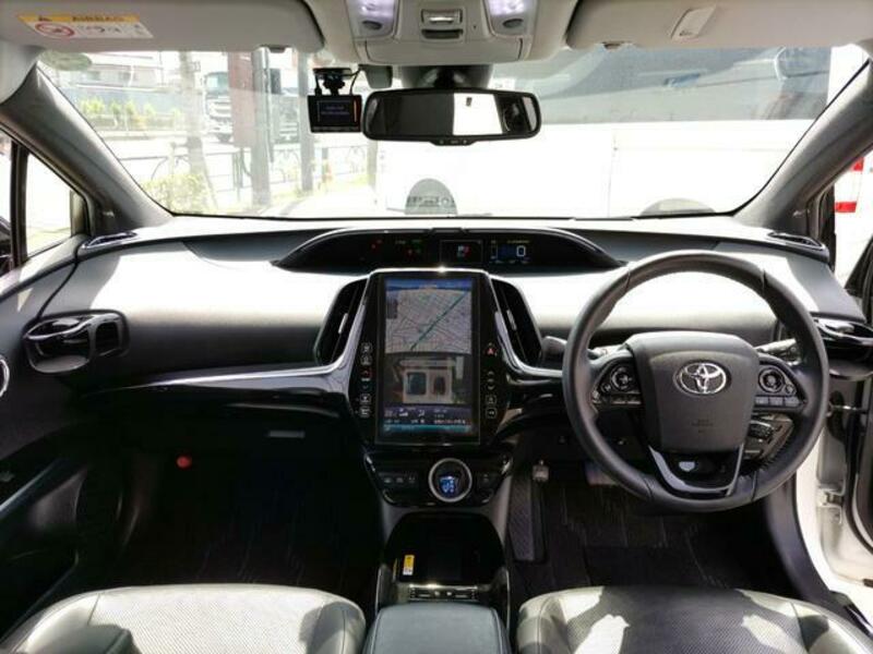 PRIUS PHV