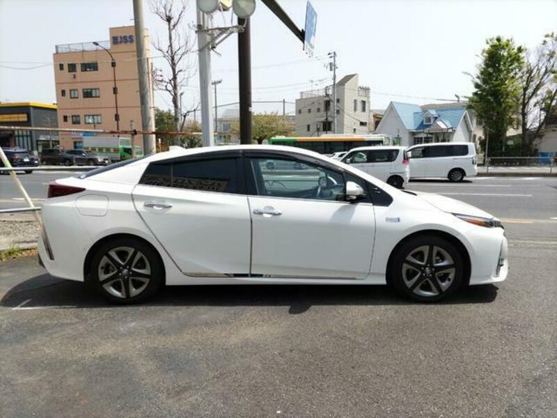 PRIUS PHV