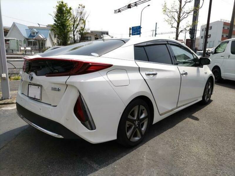 PRIUS PHV