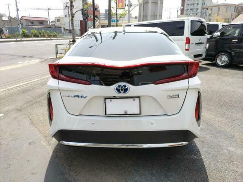 PRIUS PHV
