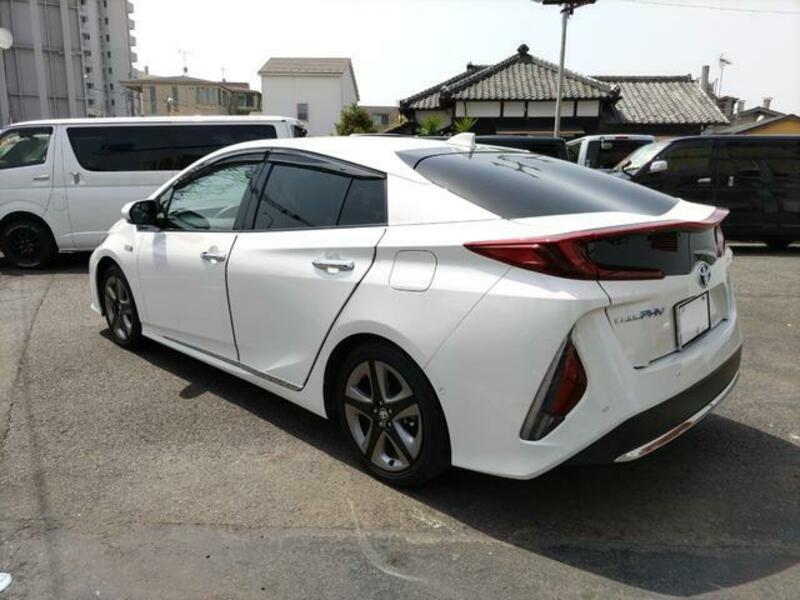 PRIUS PHV
