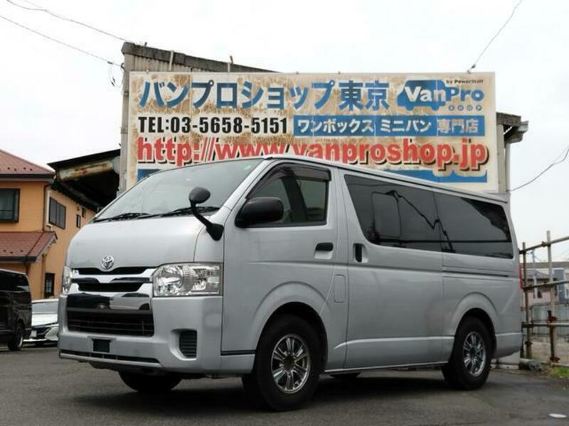 TOYOTA HIACE VAN