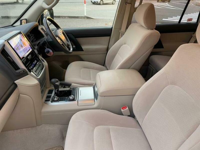 LAND CRUISER
