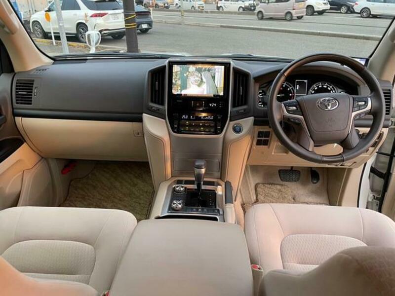 LAND CRUISER