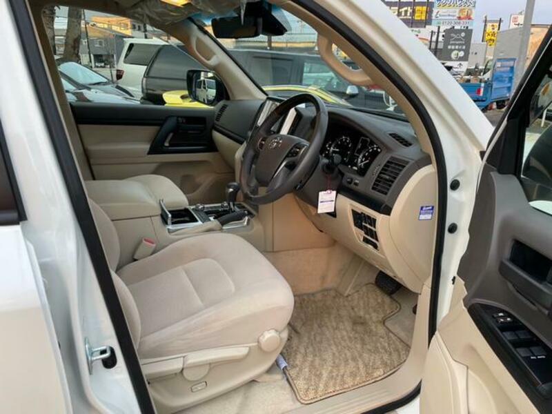 LAND CRUISER