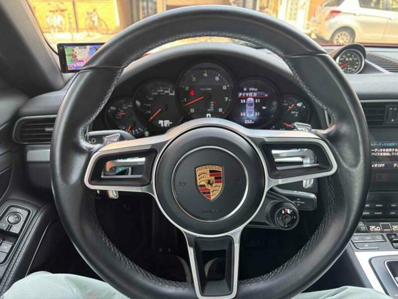 911