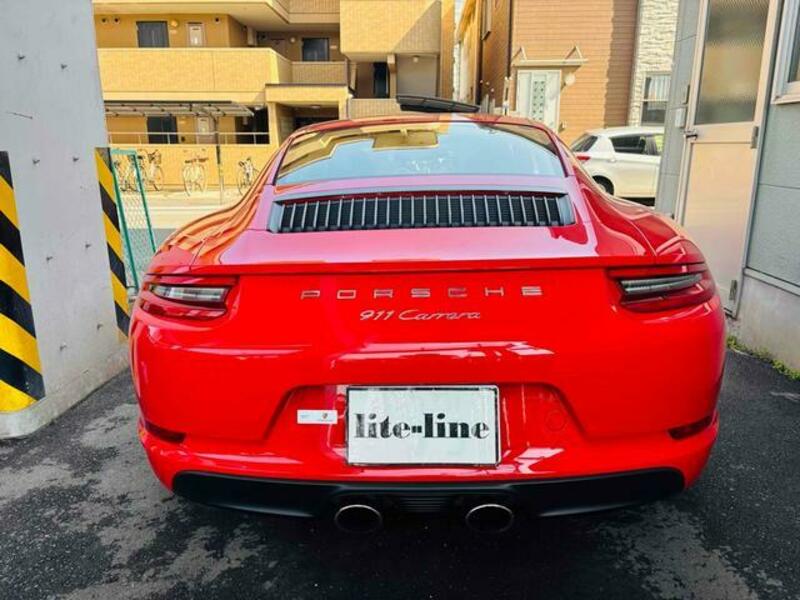 911