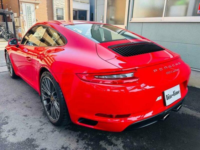 911