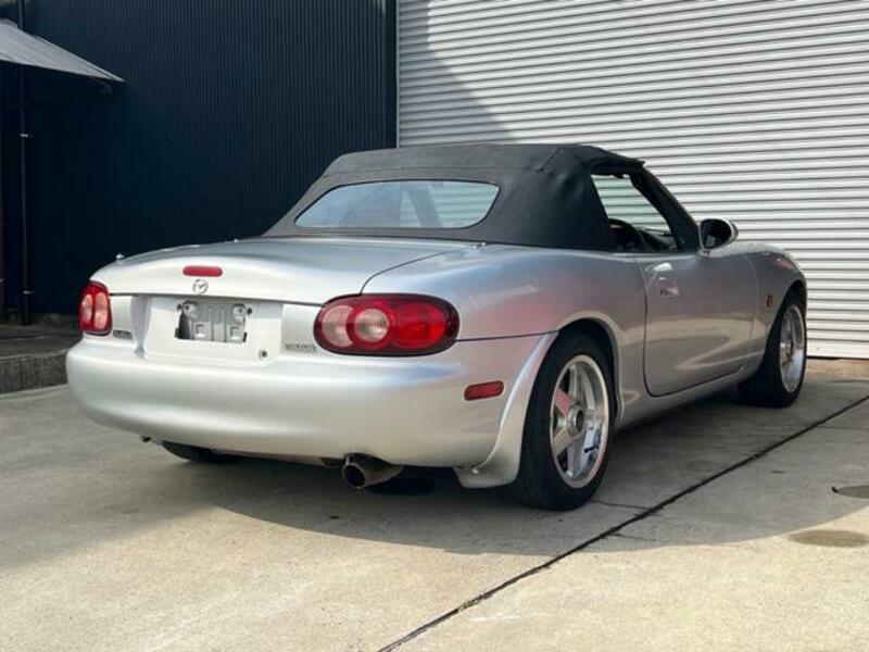 ROADSTER