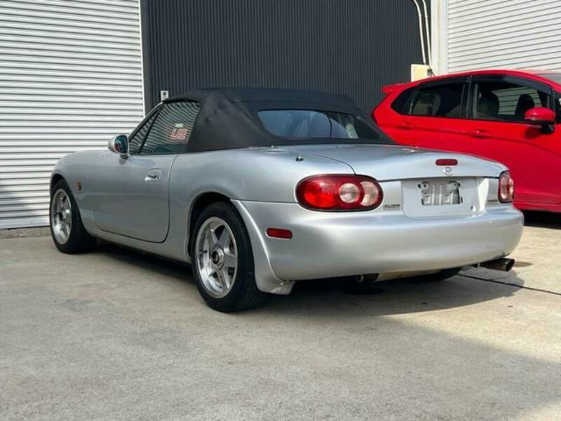 ROADSTER