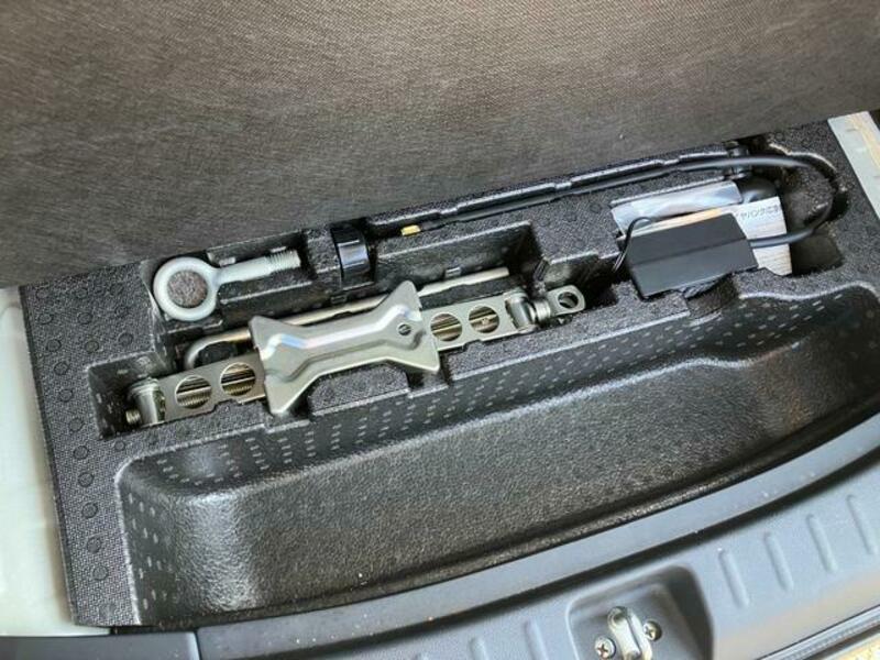 N BOX