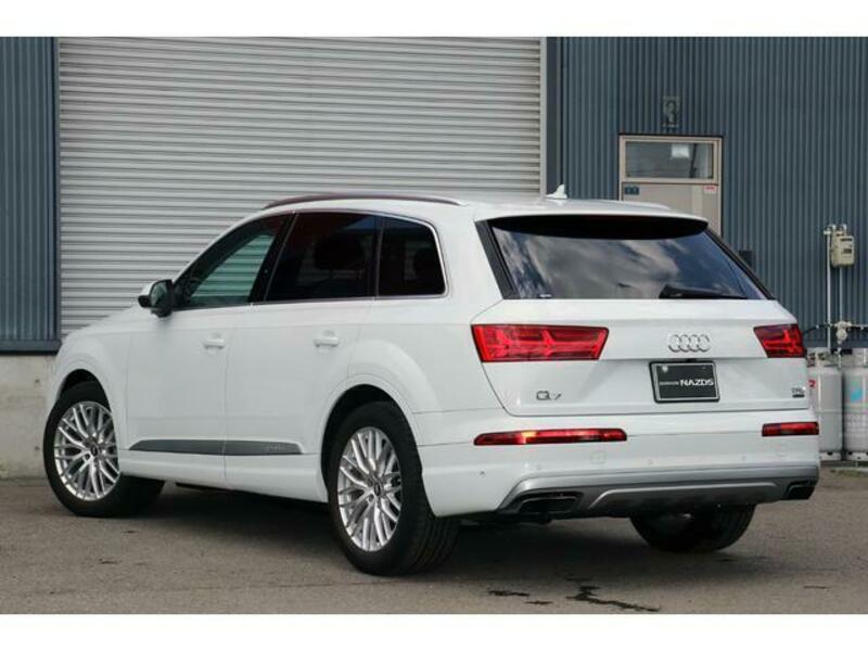 Q7