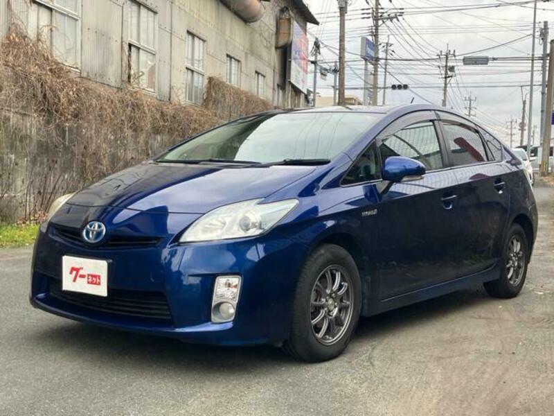 TOYOTA PRIUS