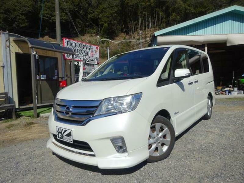 NISSAN SERENA