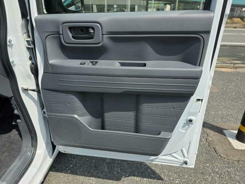 N-VAN