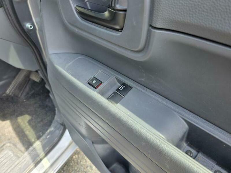 N-VAN