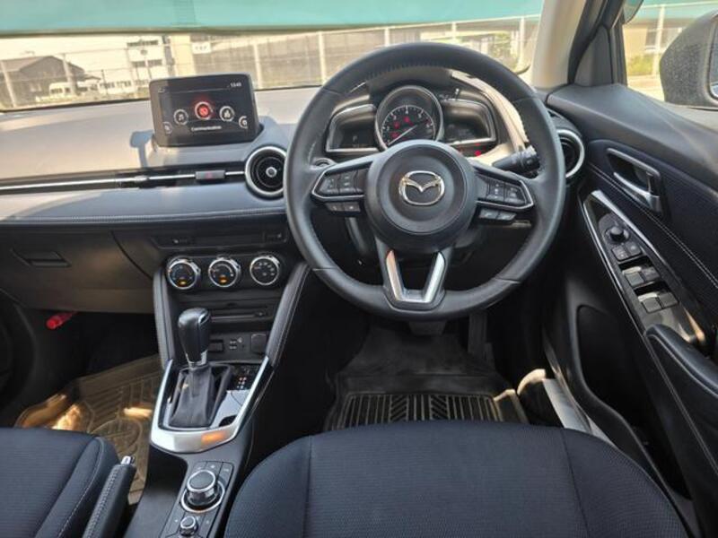 MAZDA2