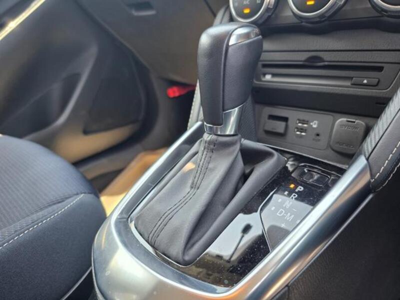MAZDA2