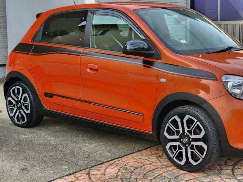 TWINGO