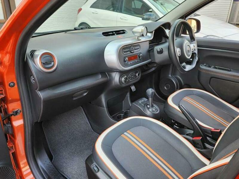 TWINGO