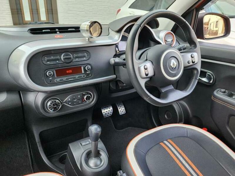 TWINGO
