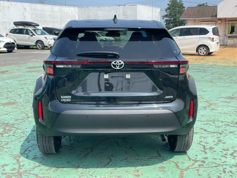 YARIS CROSS