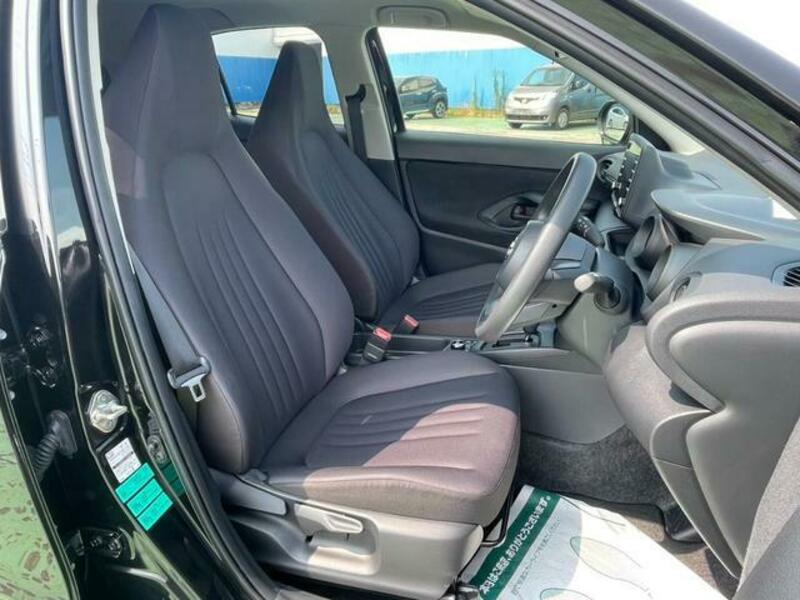 YARIS CROSS