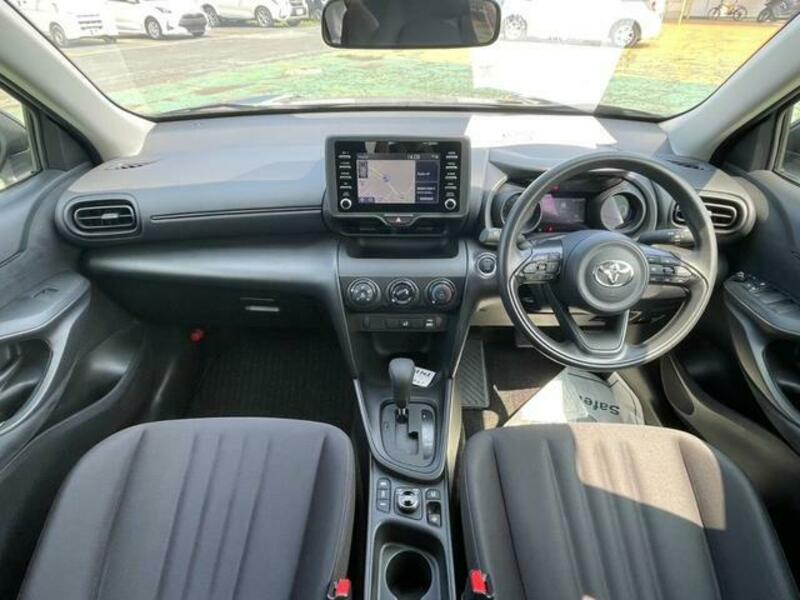 YARIS CROSS