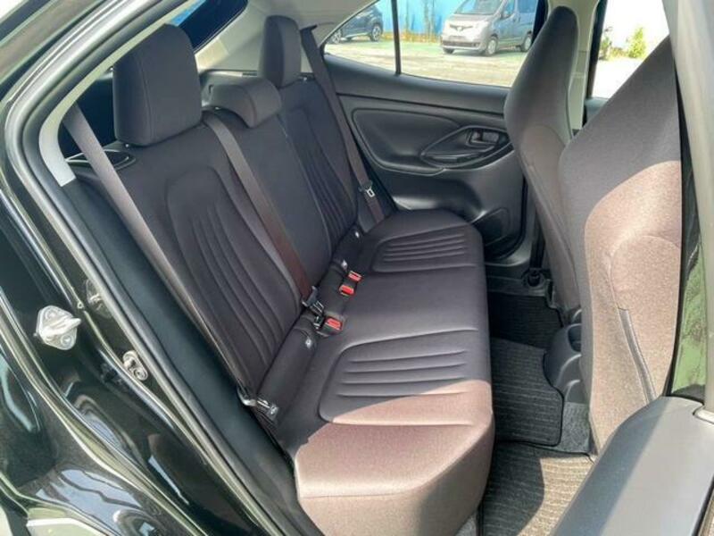 YARIS CROSS