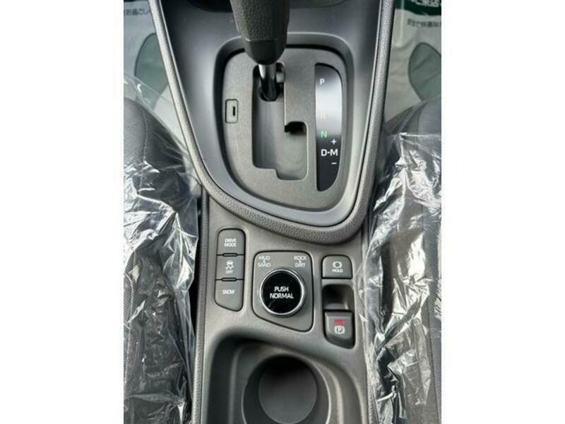 YARIS CROSS