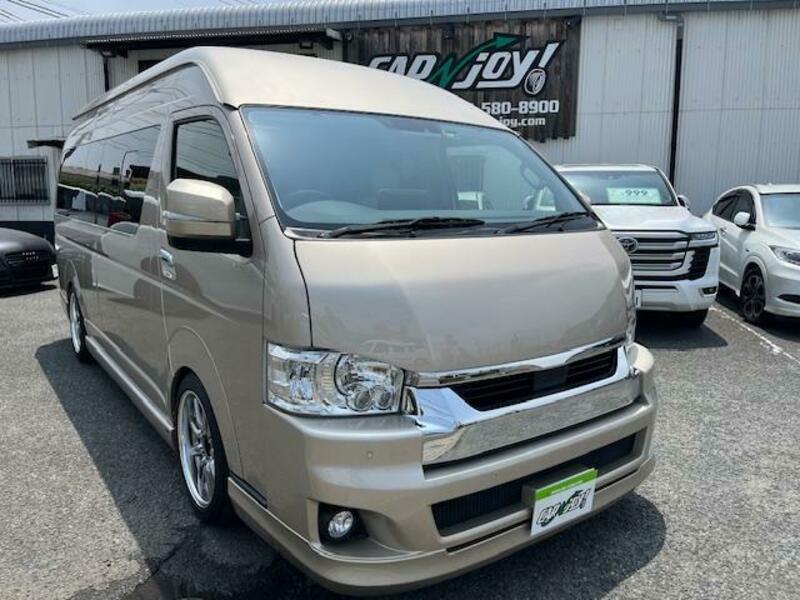 TOYOTA HIACE WAGON