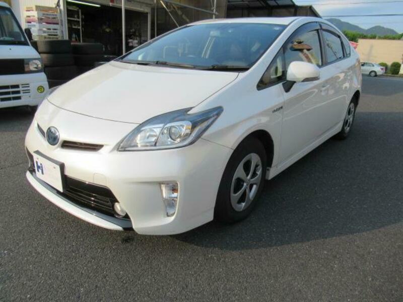 TOYOTA PRIUS