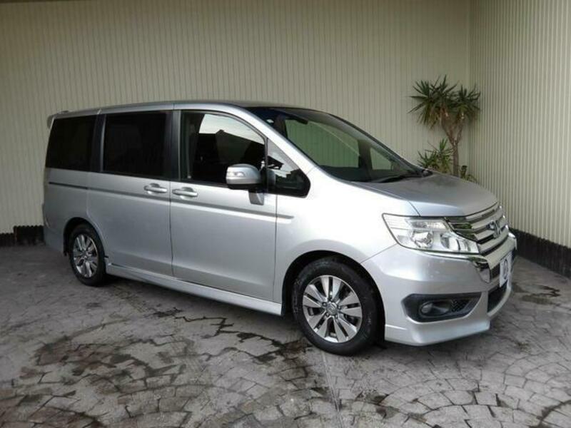 HONDA STEPWAGON SPADA