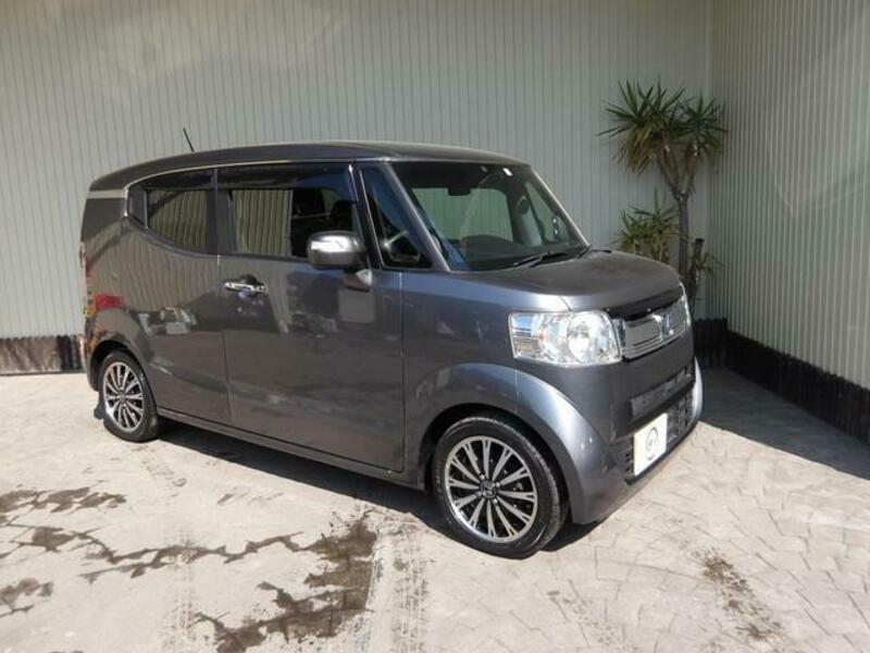 HONDA N BOX SLASH