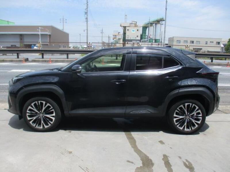 YARIS CROSS