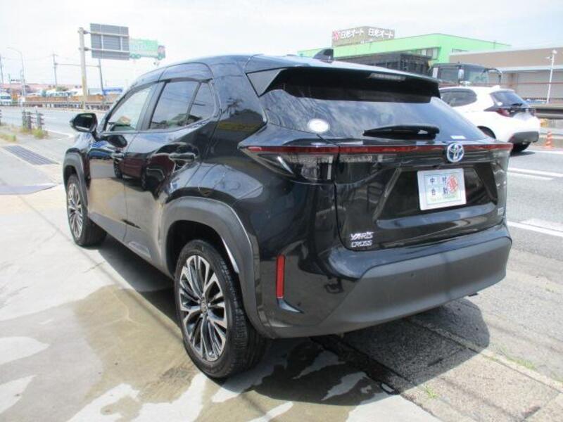 YARIS CROSS