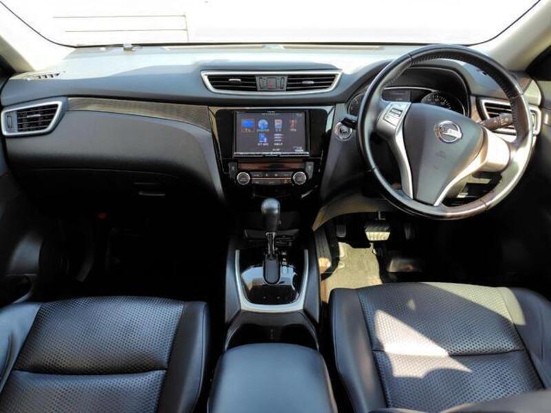 X-TRAIL