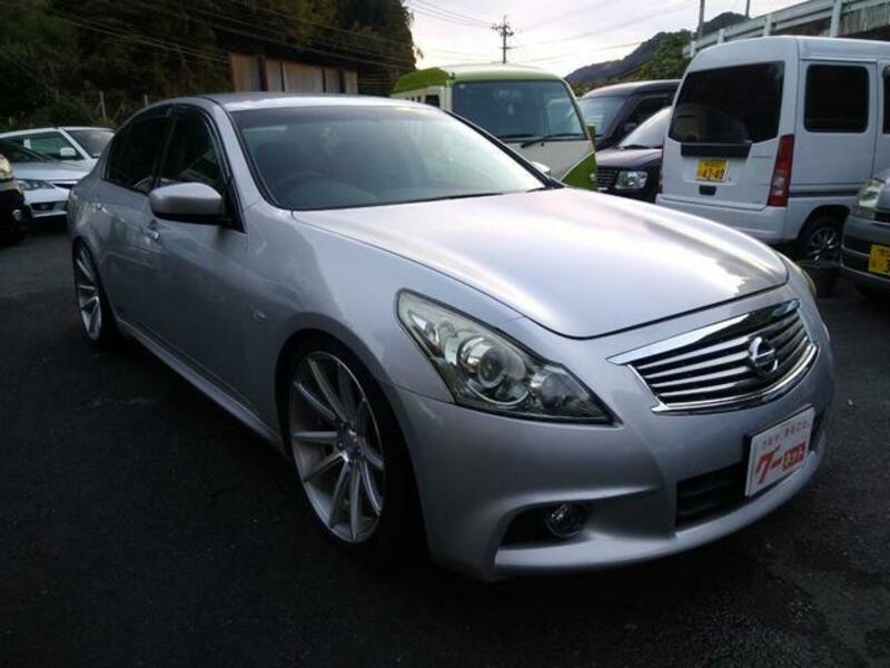 NISSAN SKYLINE