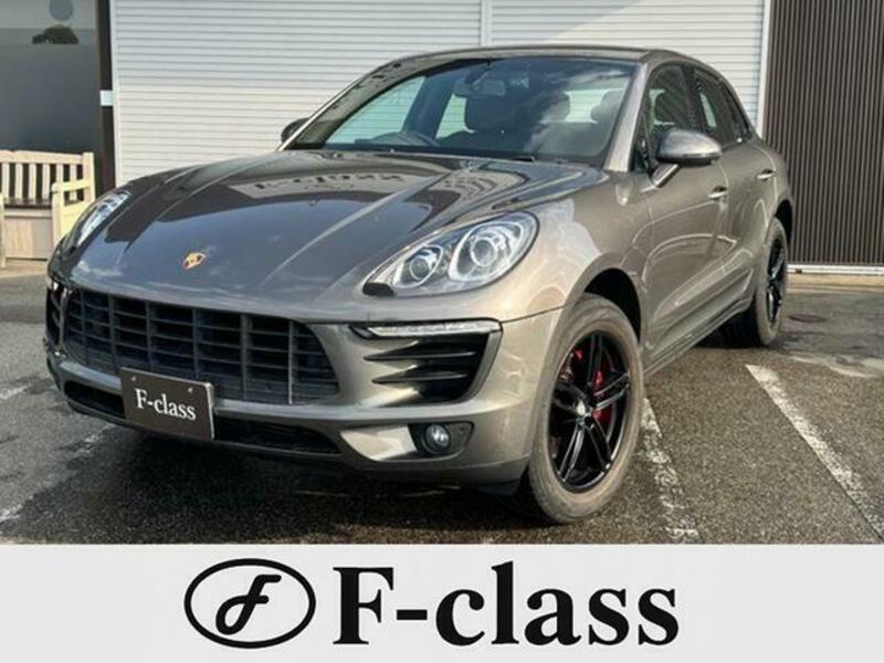 PORSCHE MACAN