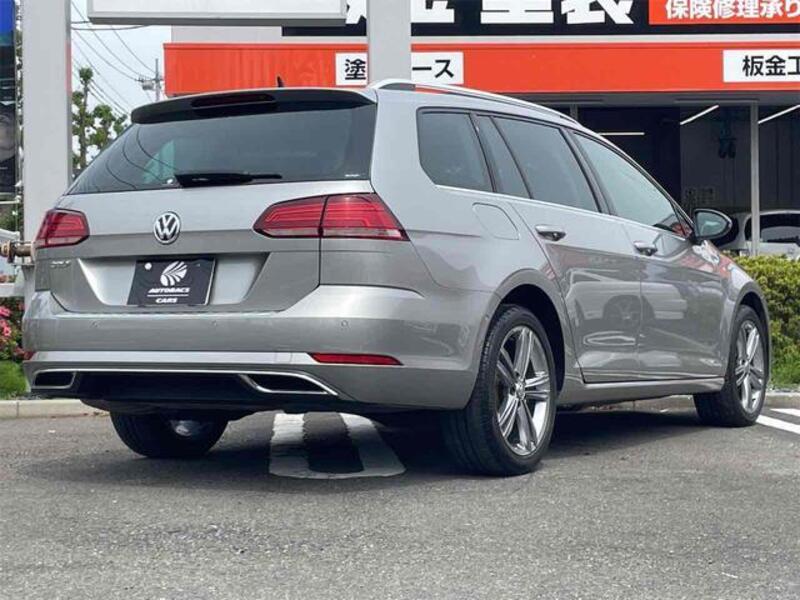 GOLF VARIANT
