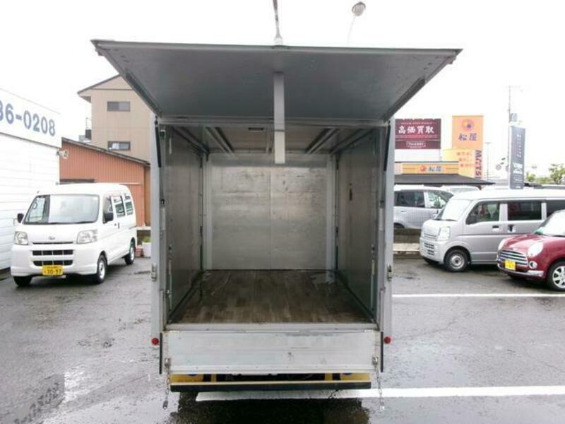 BONGO TRUCK