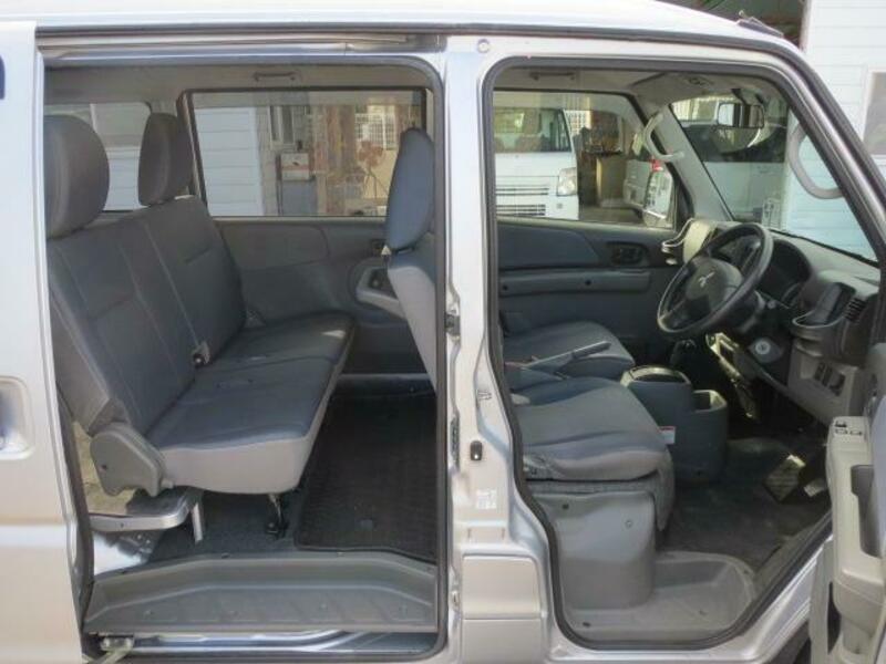 MINICAB VAN